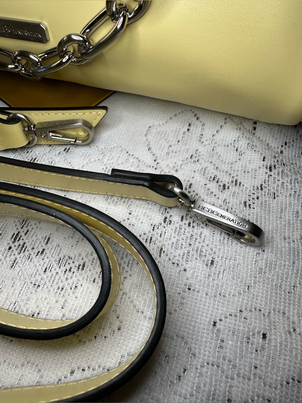 BCBGeneration Barrel/Baguette Butter Color Faux Leather Shoulder/Crossbody Bag. - Picture 4 of 12